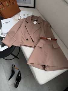 Dviejų dalių kostiumėlis