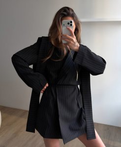 Išskirtinio dizaino švarkas