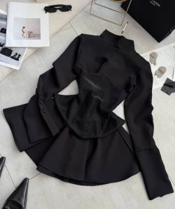 Išskirtinio dizaino suknelė