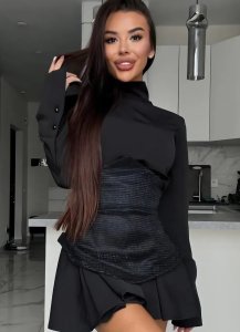 Išskirtinio dizaino suknelė