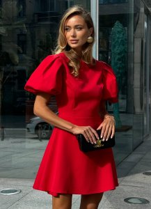 Išskirtinio dizaino suknelė