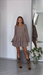 Išskirtinio dizaino suknelė