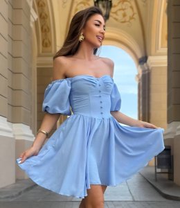 Išskirtinio dizaino suknelė