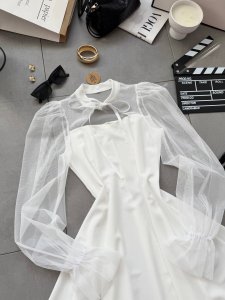 Išskirtinio dizaino suknelė