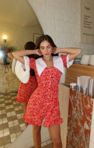 Vasarinė gėlėta suknelė